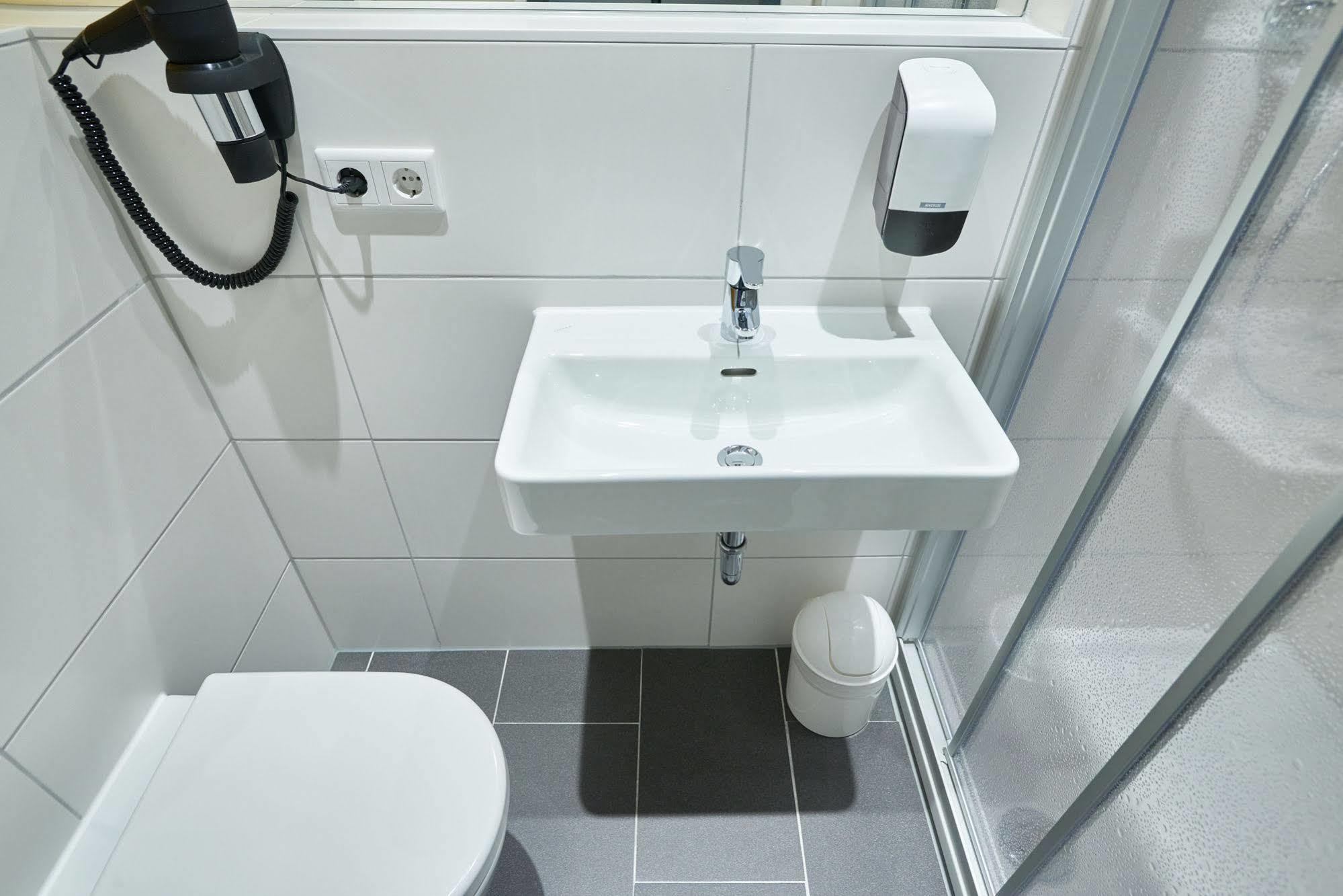 Mcdreams Hotel Moenchengladbach Екстериор снимка