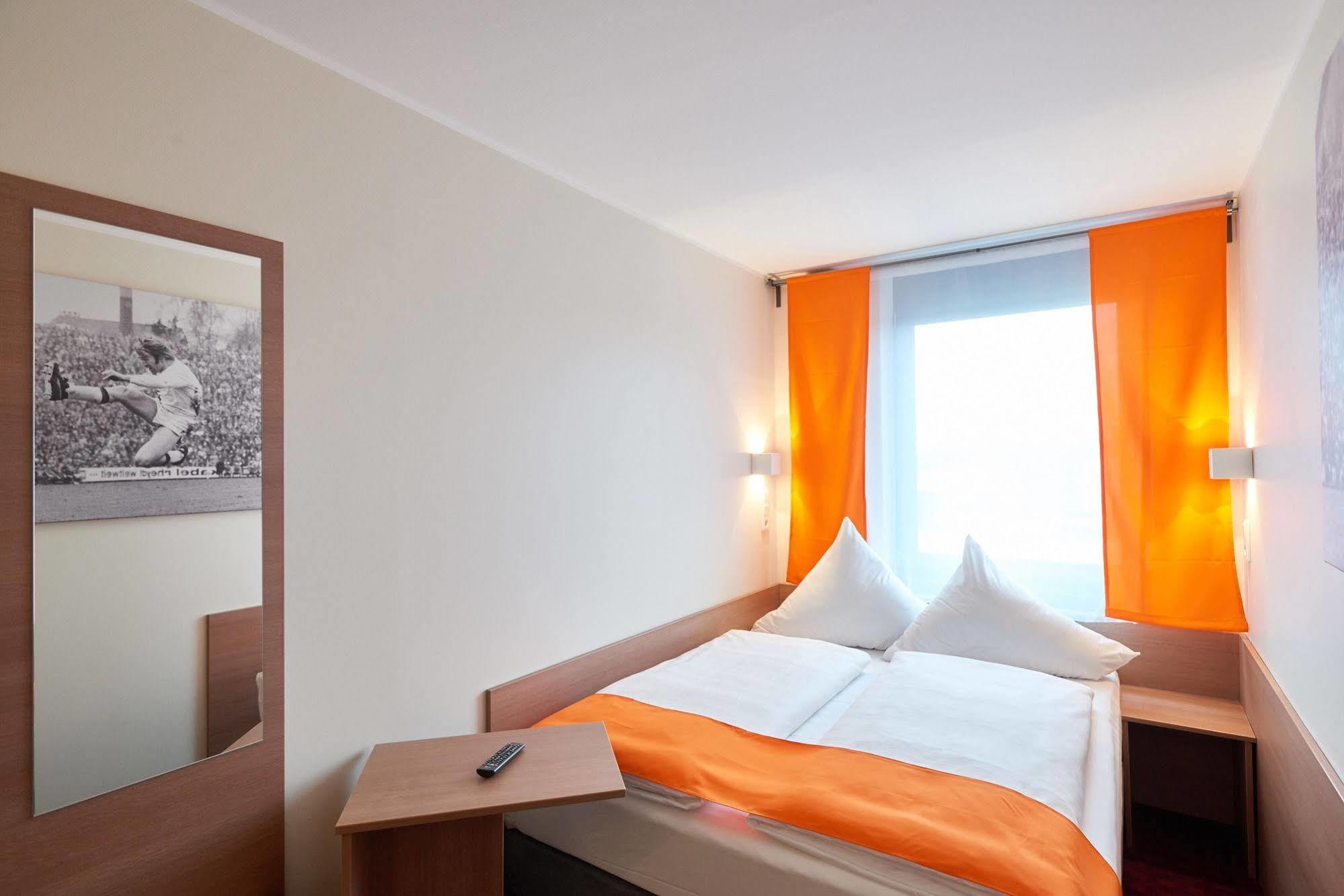Mcdreams Hotel Moenchengladbach Екстериор снимка