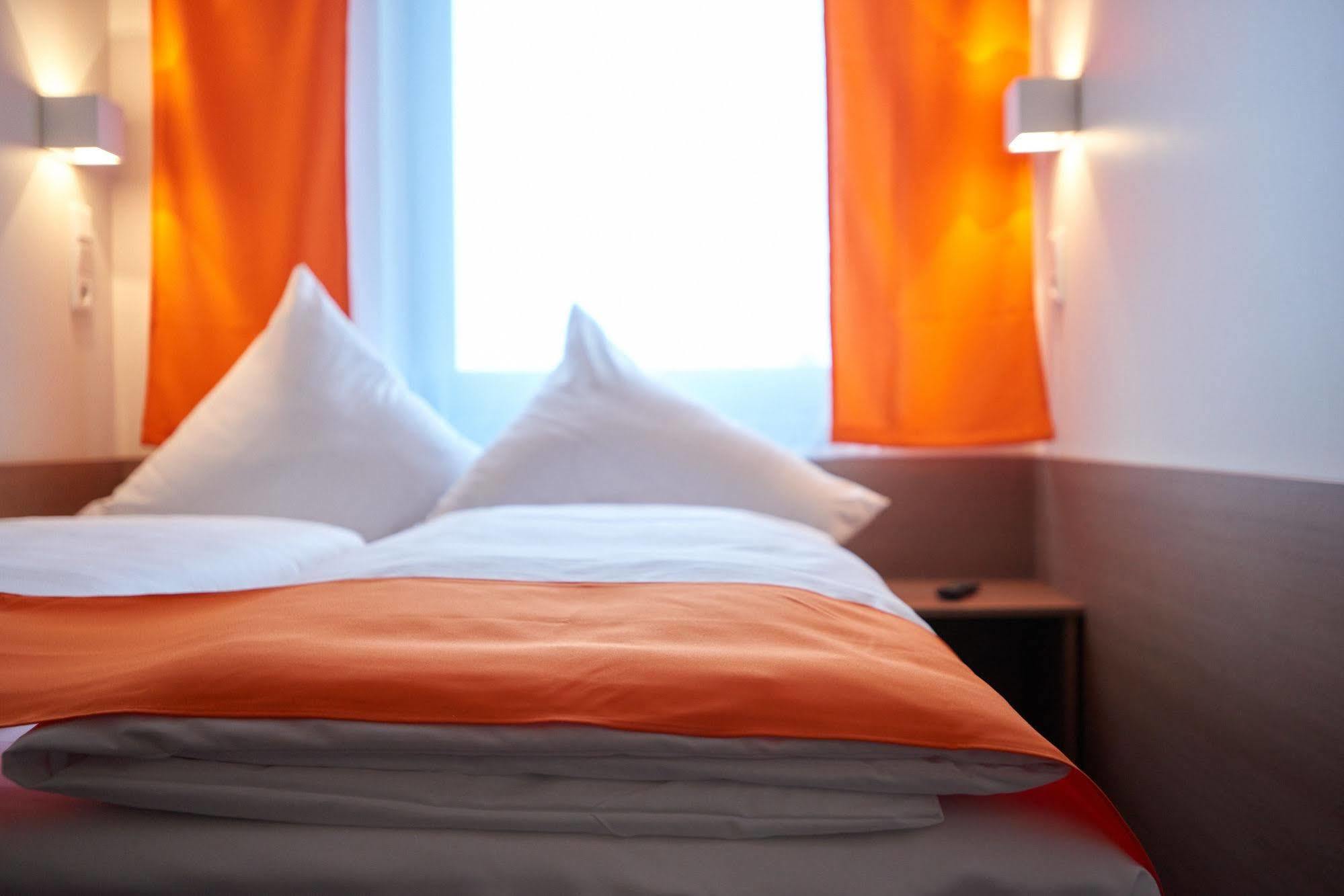 Mcdreams Hotel Moenchengladbach Екстериор снимка