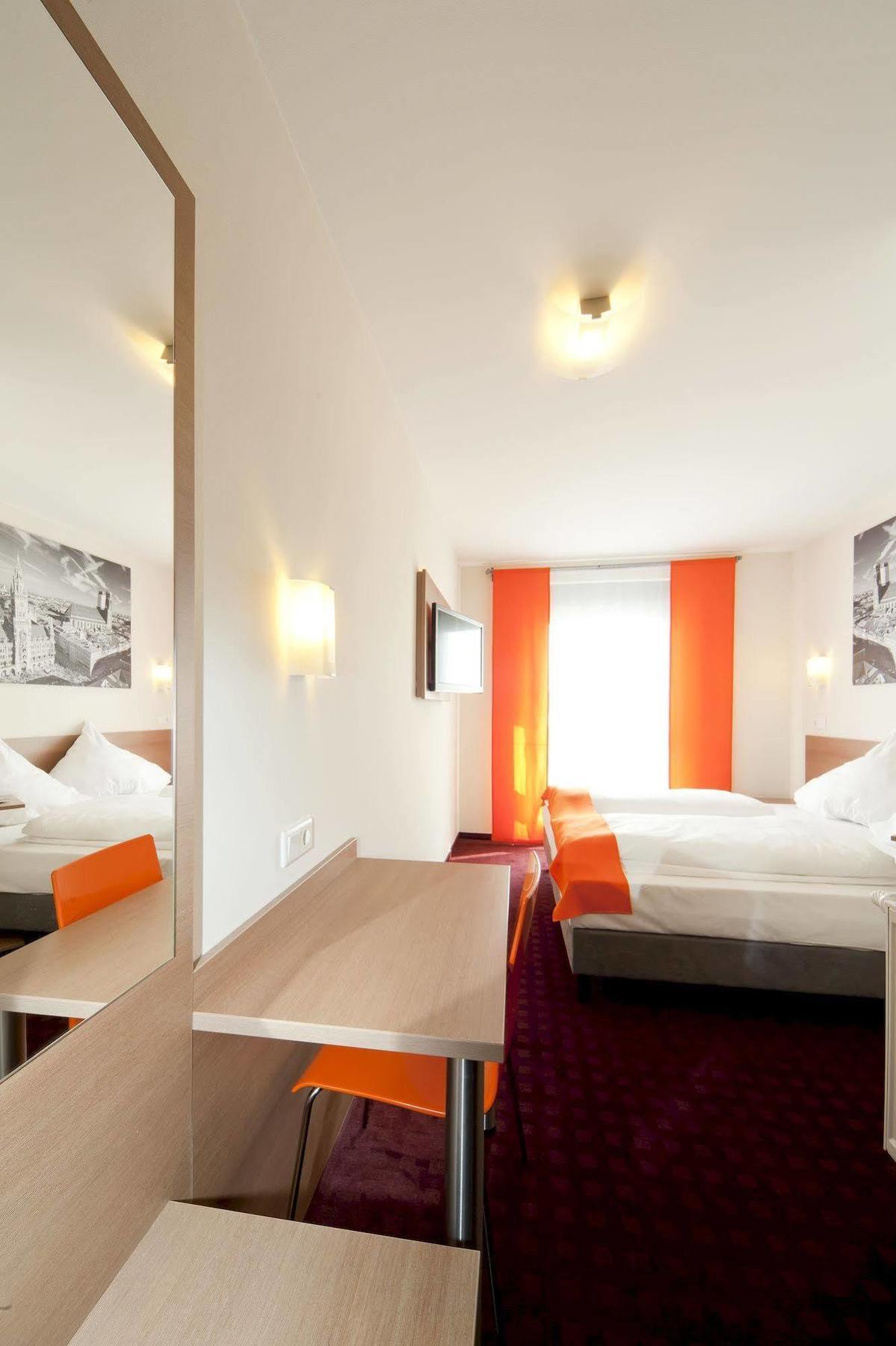Mcdreams Hotel Moenchengladbach Екстериор снимка